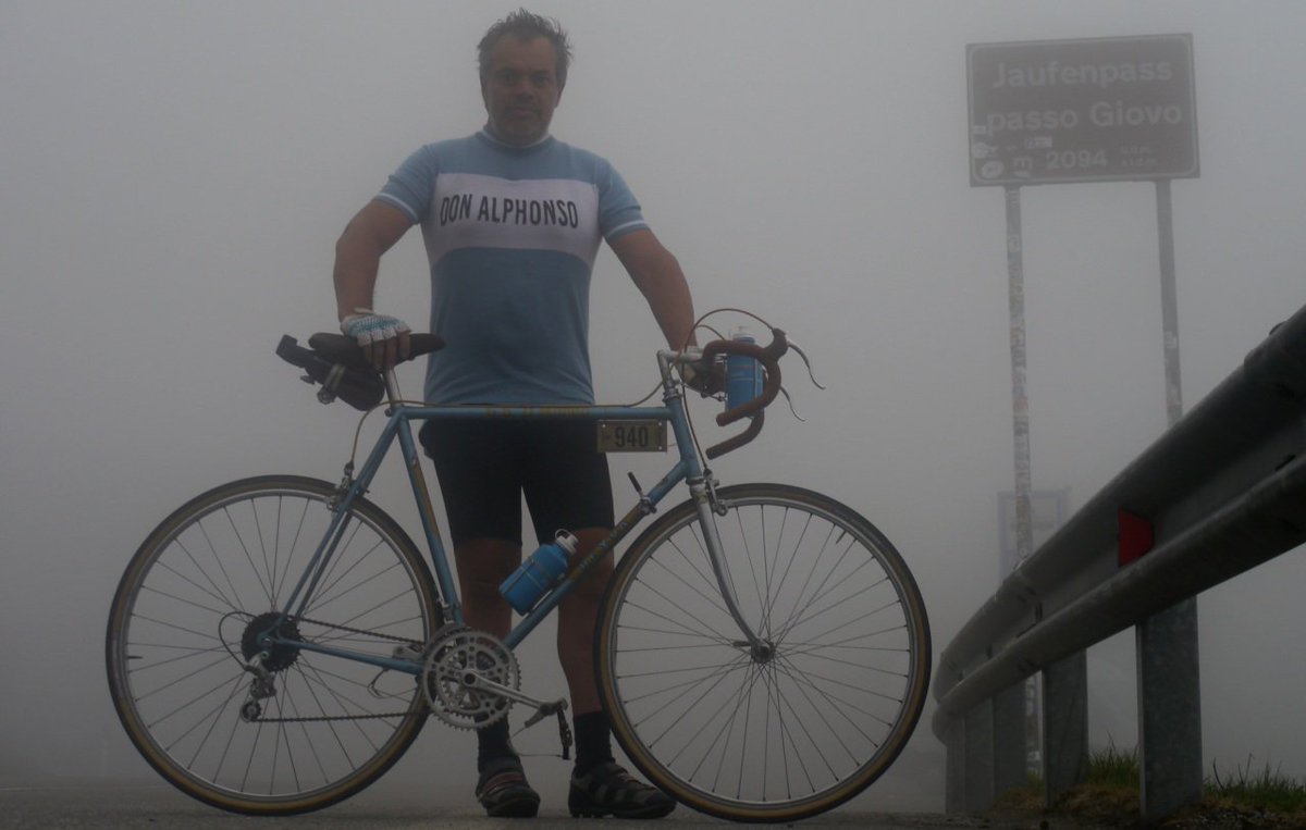 Don Alphonso On Twitter Gipfel Des Jaufenpasses Auf 2094 Meter Ganz Oben Schon Sehr Allein Sichtweite Um Die 10 Meter Was Dann Die Abfahrt Zu Einem Ganz Besonderen Erlebnis Macht Zum