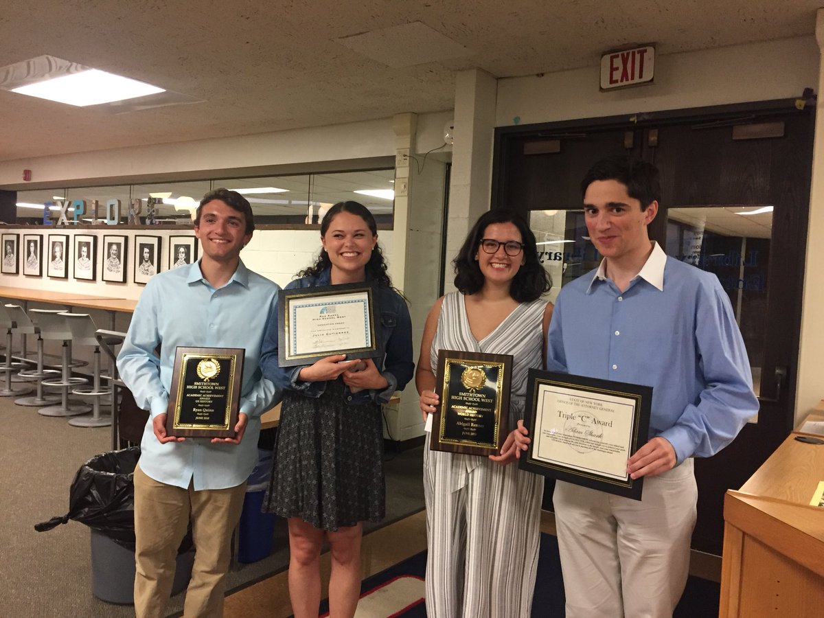 xtinacone's tweet photo. Social Studies Senior Awards going to great kids who will be missed in our halls and classrooms. #SmithtownCSD #SCSD_HSW https://t.co/yremEYUd21