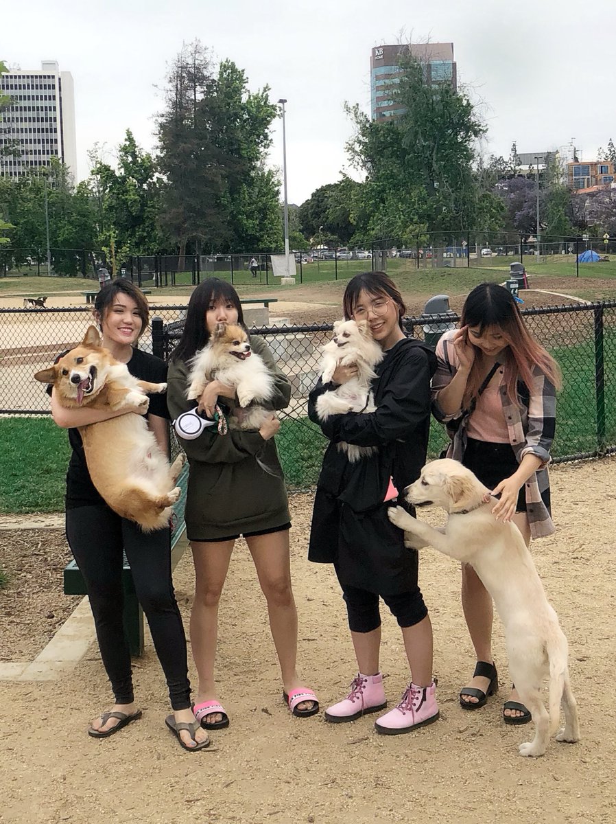 angelskimi's tweet photo. Dog moms 🐶❤️ https://t.co/KbVzo6YsSj