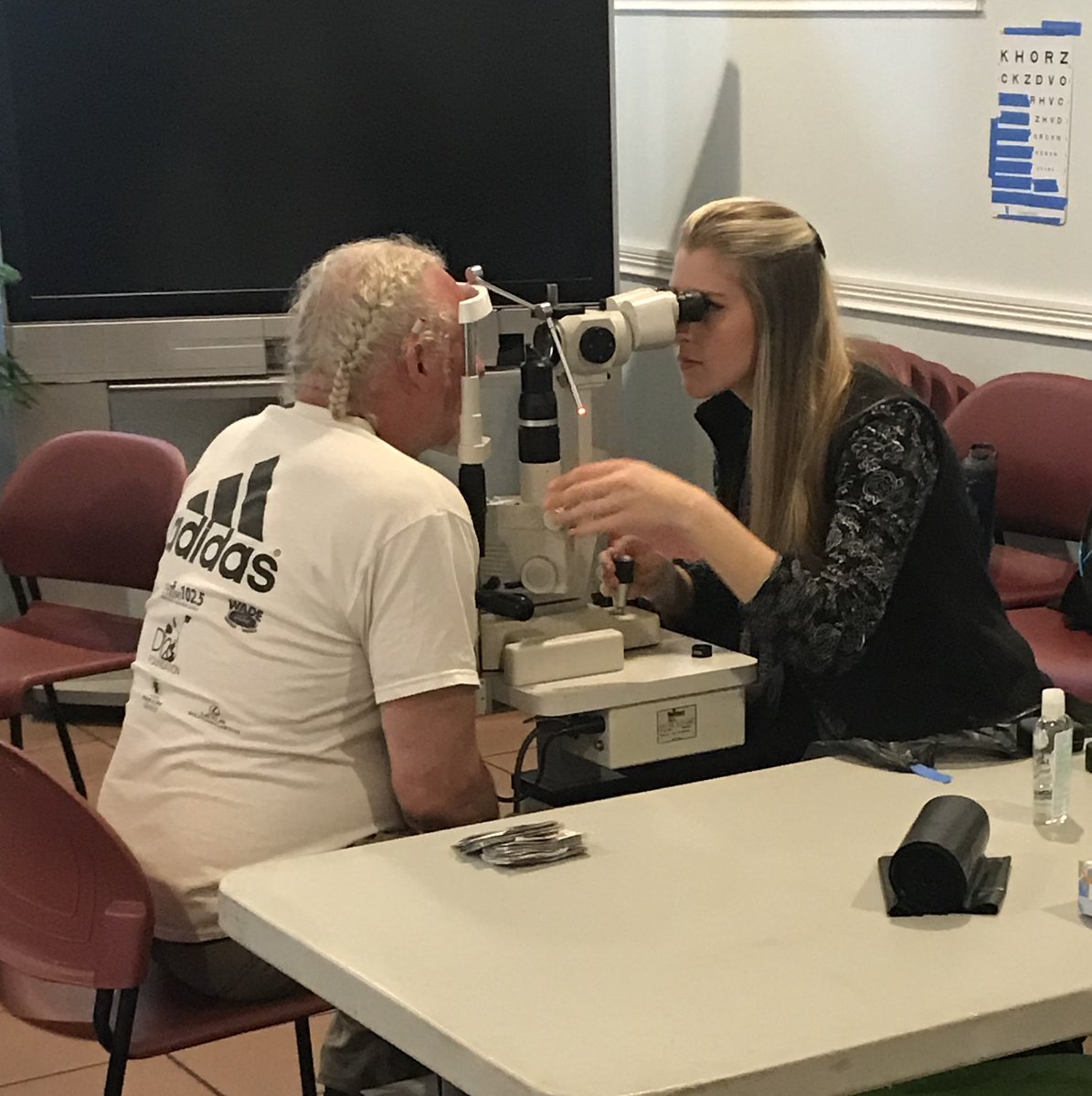 HFOptimEyes's tweet photo. #OptimEyes is proud to give back and volunteer with the @CapSoupKitchen. Time is so precious, make it count!
#Giveback #Volunteer #SoupKitchen #Buildingacommunity #Connections #EyeCare #EyeWear #Communityservice #MichiganProud #DetroitBased #Eye #Center #Vision #Love https://t.co/40Q3MJCaM8