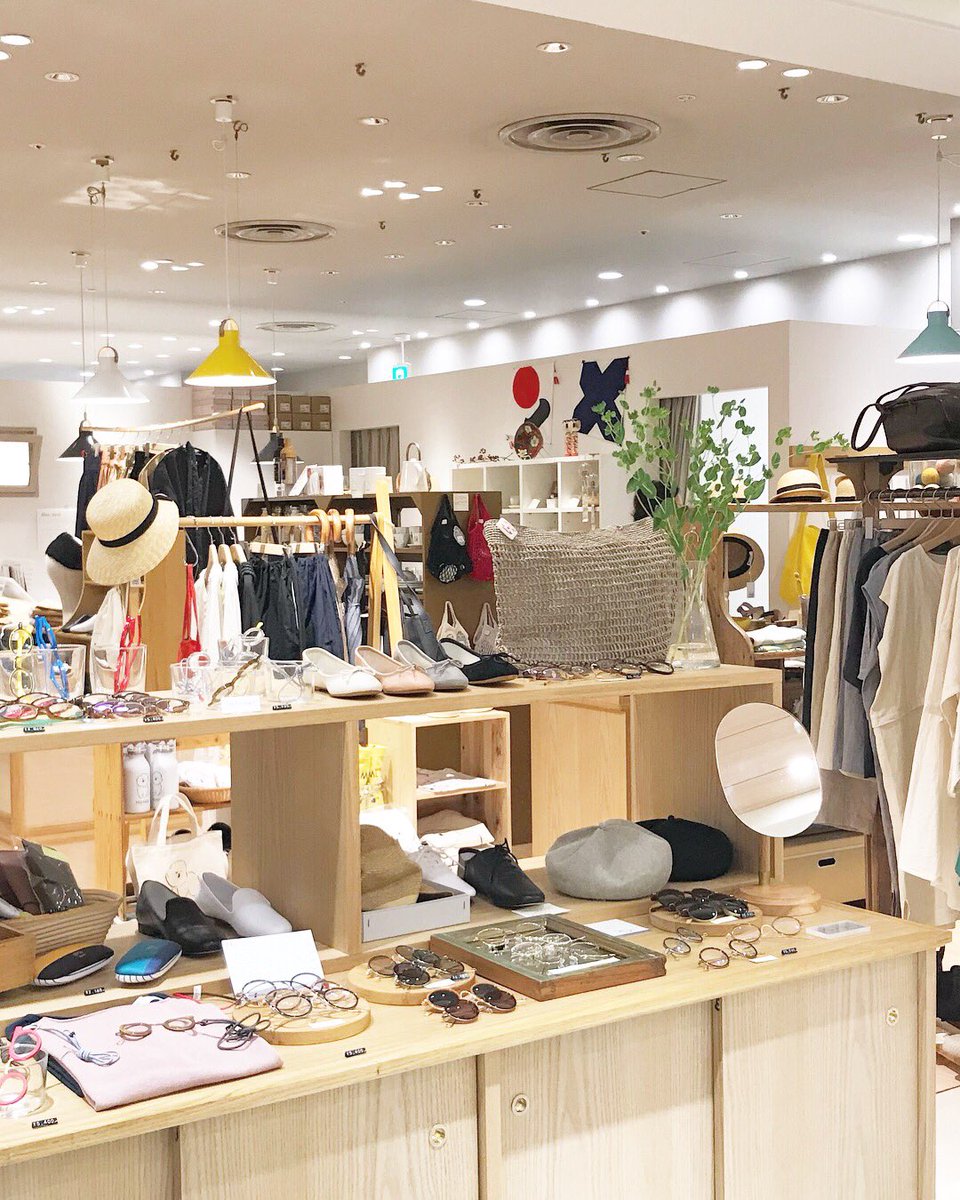 tenpchi's tweet photo. 明日6/1からCLASKAヒカリエShinQ店(4階)にてフェアが始まります(〜6/14)
「梅雨支度を愉しむ」をテーマに傘の #bonbonstore さん、スカーフの #potandtea さん等とご一緒させて頂きます。
そして6/6からはCLASKA日本橋店(コレド室町3)さんでTenpchiのフェアがあります!(〜6/25)
お楽しみに!!! https://t.co/DK5SyYt4a5