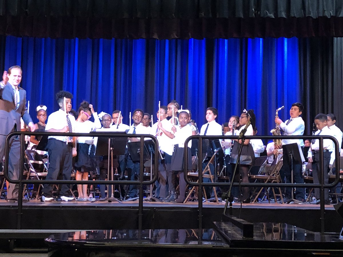 The fourth grade band was so good. So proud of all of these musicians. Learning an instrument is hard!  #gomules #band #music #musiceducation #playaninstrument #malverne #davisonave