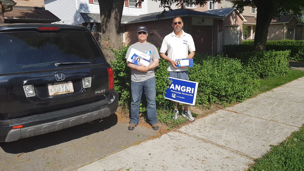 ninatangri's tweet photo. The support I am receiving #DoorKnocking #Phonebanking is unstoppable. #TeamTangri is always #workinghard for the residents of #Mississauga #Streetsville.  Together we will get #OntarioBackOnTrack #ForThePeople #pcpo https://t.co/HfqhHnUA6r