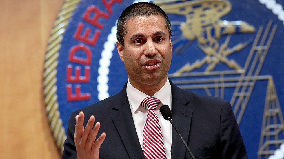 thehill's tweet image. JUST IN: California Senate votes to overturn FCC's net neutrality repeal hill.cm/KSdn1Xm