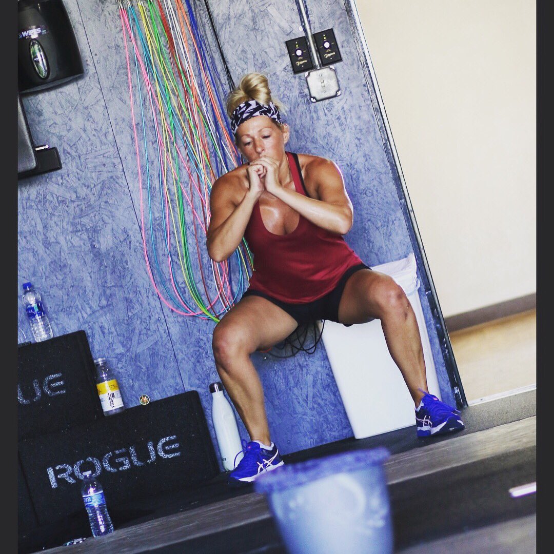 andreaf35248580's tweet photo. Praying mid squat lol to make thru haha jk #murph2018 it was my 1st & I loved it!! https://t.co/icXi1CoU61