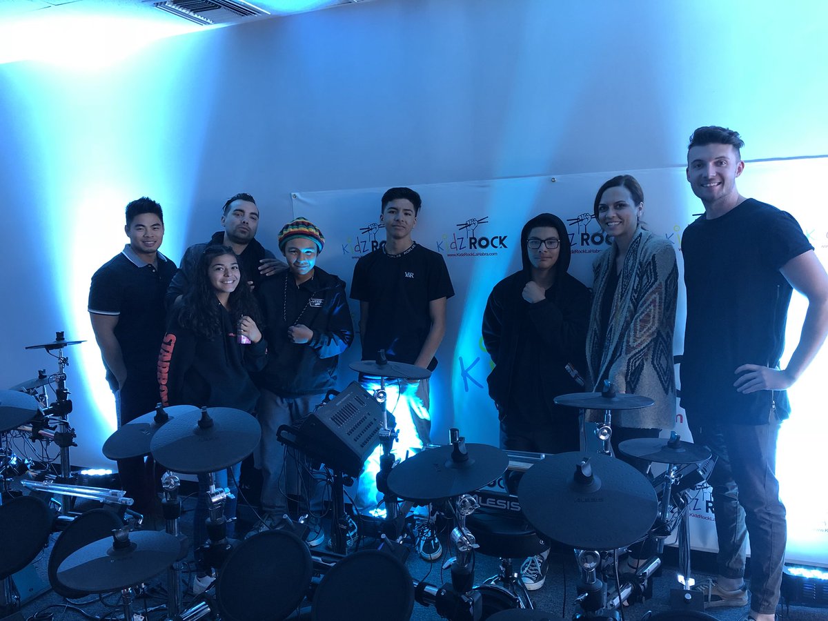 cabalpsychlh's tweet photo. Our final day, making final touches to their own track! Such an incredible experience watching these patriots grow and bond through music. We can’t thank you enough for taking them under your wing @kidzrocklahabra. @WMSPatriots @LHSchools @Locness11  @ https://t.co/Ubn3UECaLh
