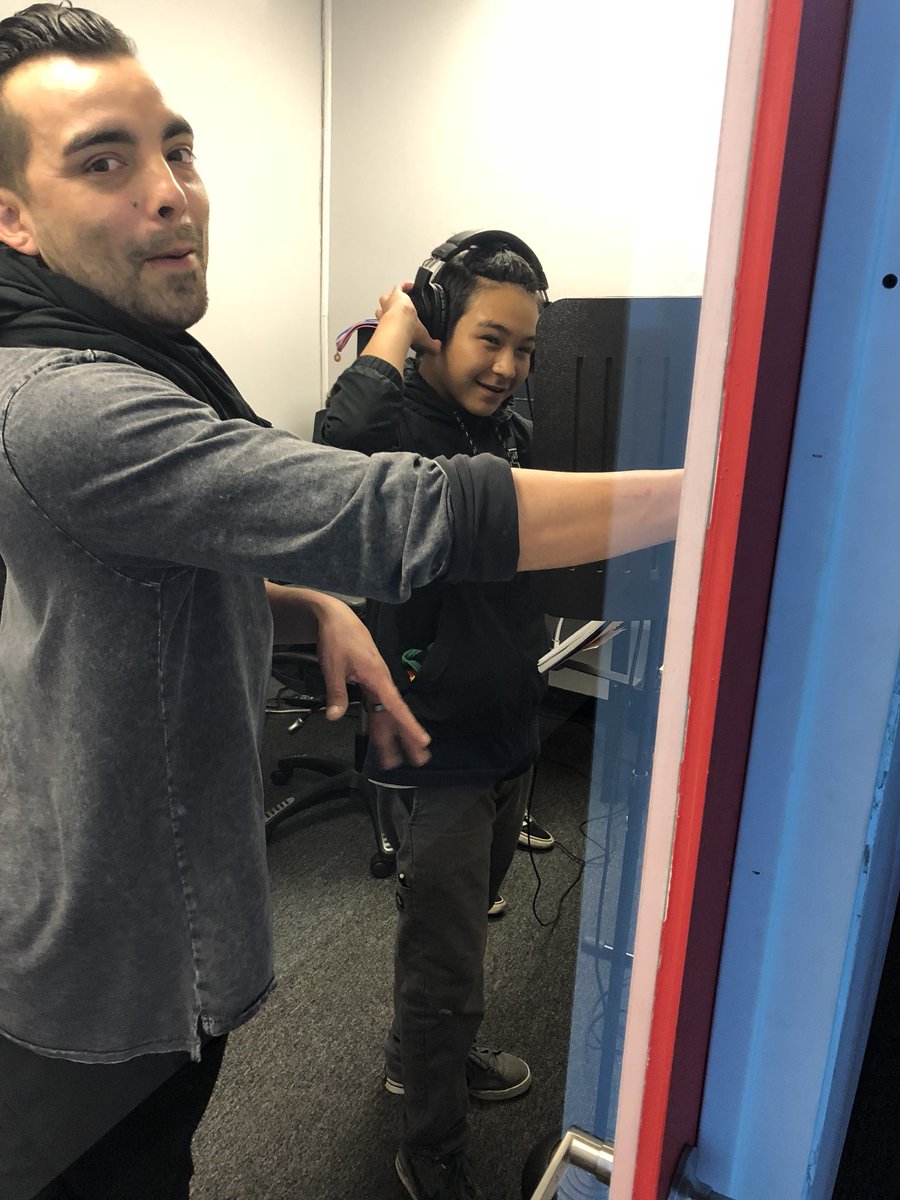 cabalpsychlh's tweet photo. Our final day, making final touches to their own track! Such an incredible experience watching these patriots grow and bond through music. We can’t thank you enough for taking them under your wing @kidzrocklahabra. @WMSPatriots @LHSchools @Locness11  @ https://t.co/Ubn3UECaLh