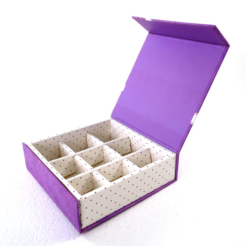 Joe66123686's tweet photo. Chocolate box Series #Sucre @TBCboxer @tinyboxcompany #gift #packaging #chocolate https://t.co/etqIHd8Kkw