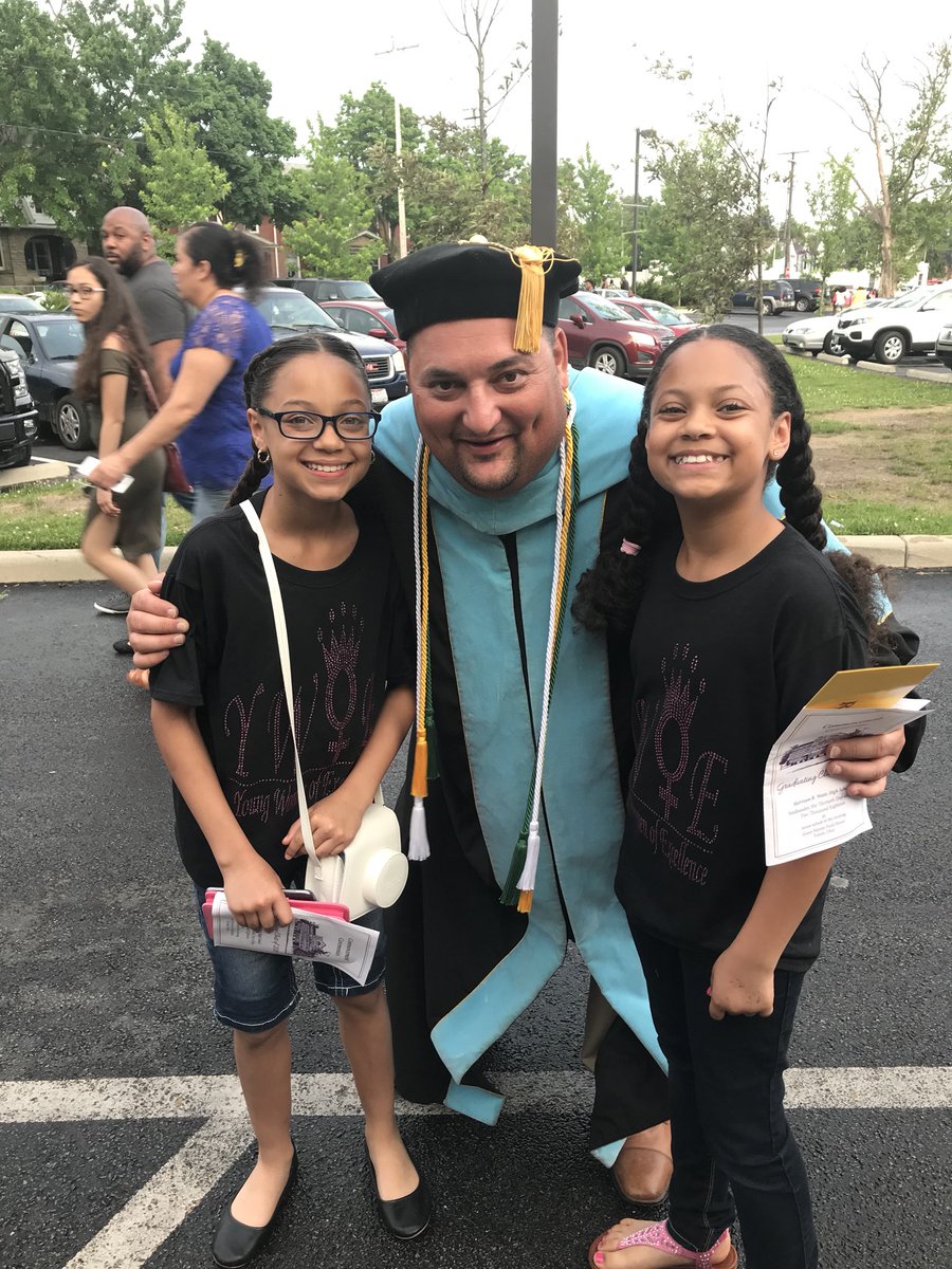 _VikingNation_'s tweet photo. @_VikingNation_ best part of the graduation was celebrating with future Waite Graduates!! Class of 2026!! Hire me someday I will work for you!! @TPSProud @romules_ #vikingsfirst #vikingsforlife #serving05ersfirst https://t.co/TxEoxVruIX