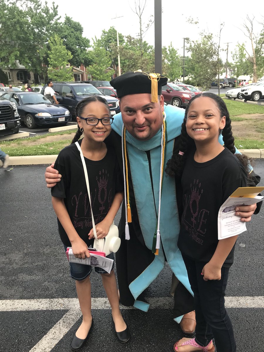_VikingNation_'s tweet photo. @_VikingNation_ best part of the graduation was celebrating with future Waite Graduates!! Class of 2026!! Hire me someday I will work for you!! @TPSProud @romules_ #vikingsfirst #vikingsforlife #serving05ersfirst https://t.co/TxEoxVruIX
