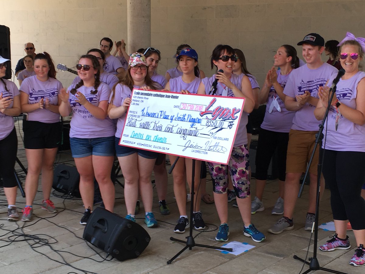 BirchwayNiagara's tweet photo. Congratulations to Jean Vanier students for another amazing Coeurs en Choeur in support of Women’s Place! Amazing what young minds and hearts can do to impact their community! #welland @TrishPoulin https://t.co/Bt7RgTkqjv