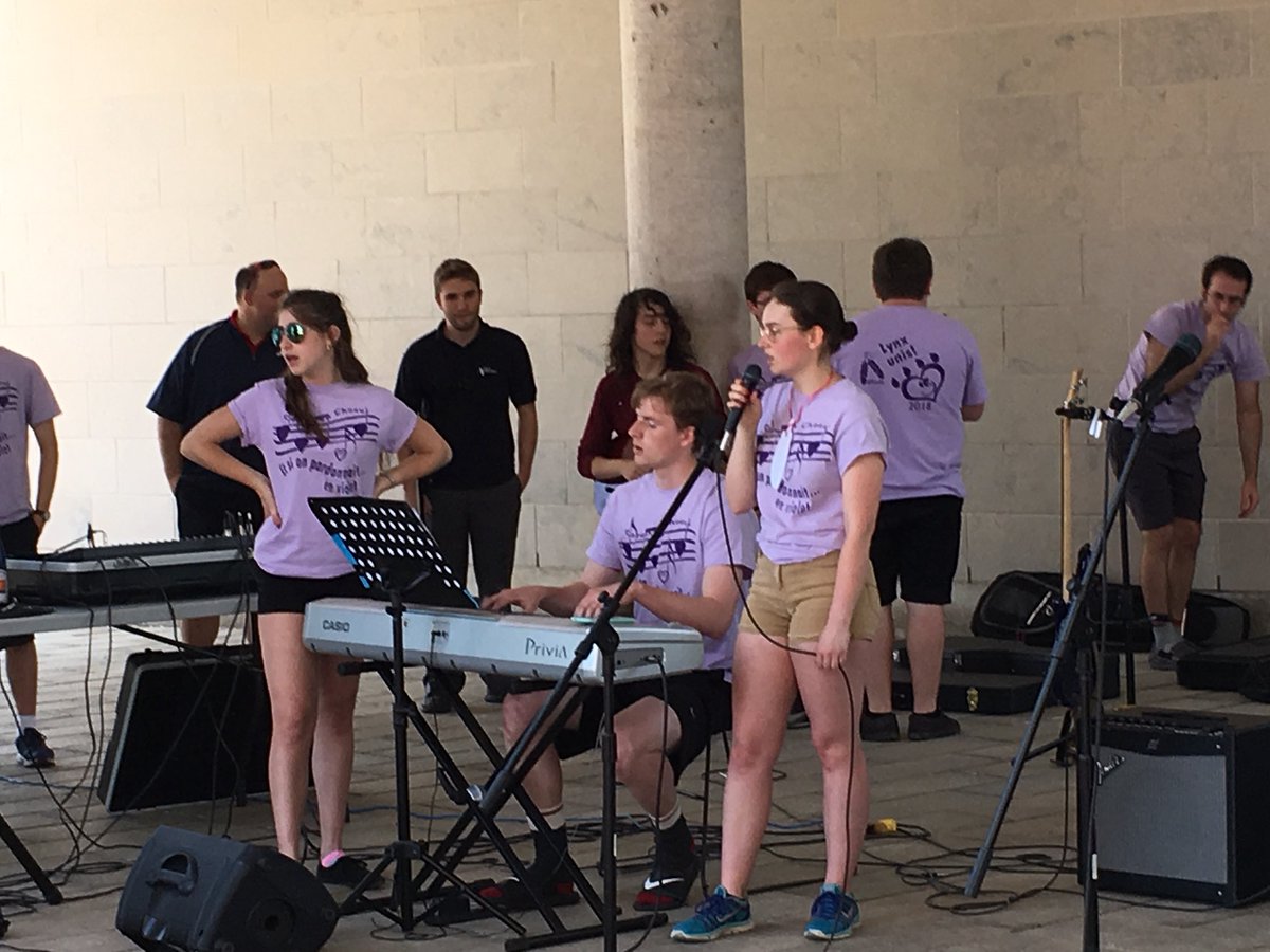BirchwayNiagara's tweet photo. Congratulations to Jean Vanier students for another amazing Coeurs en Choeur in support of Women’s Place! Amazing what young minds and hearts can do to impact their community! #welland @TrishPoulin https://t.co/Bt7RgTkqjv