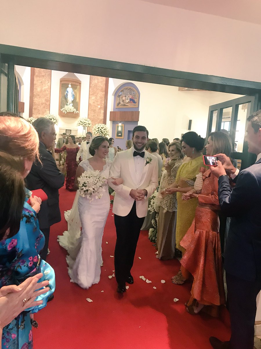 ArboledaMaa's tweet photo. Fin de semana de matrimonio 🎩 👰 #JuezLasso #Luliyfredy https://t.co/2dTIyovBws