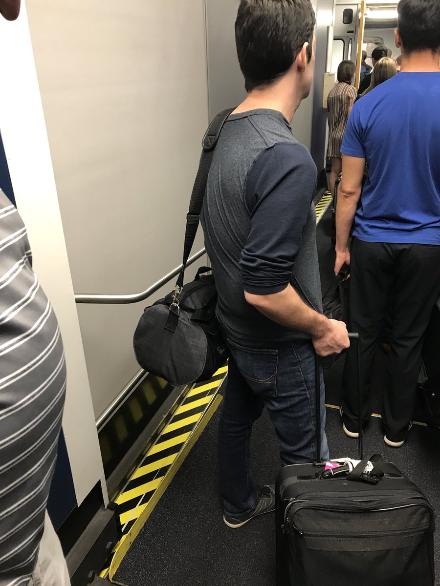 JenG_11's tweet photo. Dear @AmericanAir if you tell me I can’t have my personal item because it’s a duffel bag don’t let me see two people in front of me walk on the plane with a duffel bag. Not to mention I flew with it as my personal item on my first flight. Apparently doesn’t work on the way home. https://t.co/SrNM00lTdz