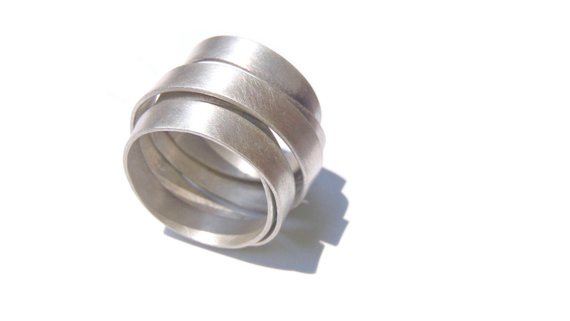 dikua_jewelry's tweet photo. Endless minimal ring in brushed sterling made in your size, a unisex design! @Etsy https://t.co/qi4PSByQZ6 #minimalring #modernjewelry #etsyhandmade #menjewelry #menfashion #unisexjewelry #infinitering #designring #etsyfashion #etsyjewelry https://t.co/DXXpIS9IC8