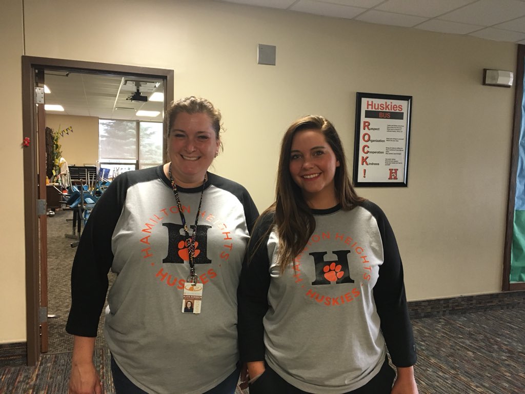 HHps_HHes's tweet photo. HHES Recognition Program 2018 #blessed #huskystrong https://t.co/5V28ZoAdG2