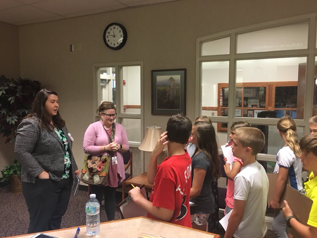 HHps_HHes's tweet photo. Future architects working on Project Vision Planning! #brainstorming #KRM #newHHESpossibilities https://t.co/SokIyNjnBJ