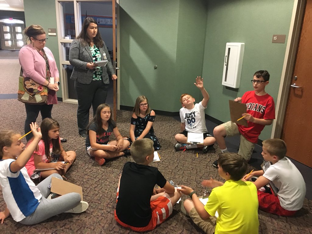 HHps_HHes's tweet photo. Future architects working on Project Vision Planning! #brainstorming #KRM #newHHESpossibilities https://t.co/SokIyNjnBJ