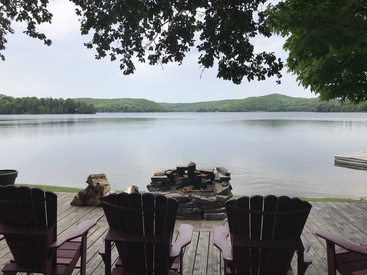 SirSamsInn's tweet photo. 39 degrees in #MyHaliburtonHighlands come up and enjoy #lakelife #spa #serenity @Haliburton_Life @ohtoinsider @HHCofC @HHBrewing enjoy a #pint @ResortsOntario @RailsEnd #adultonly https://t.co/Hi9xc5iiMf