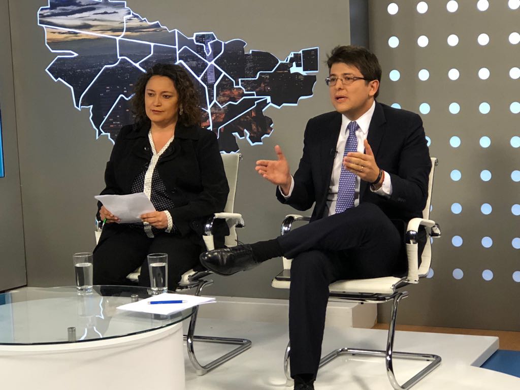 GobiernoBTA's tweet photo. "El proyecto de revitalización integral de la Cra Séptima ya está financiado y va a hacer que la 7ma sea más rápida": @MiguelUribeT en #OpinaBogotá de @CanalCapital 📺 https://t.co/UPepPSWwZE