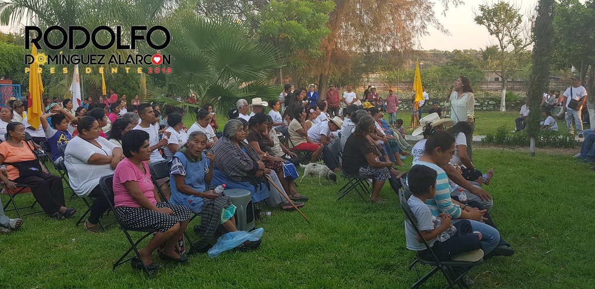 rodolfo_dom's tweet photo. Hoy en  #Ahuaxtla asumimos el compromiso de que autoridades y sociedad trabajaremos para sacar adelante todas las necesidades.

#YoPorBobas #PorqueNosConocemos #SigamosAdelante #PRD #PSD https://t.co/xLTMrAyejz