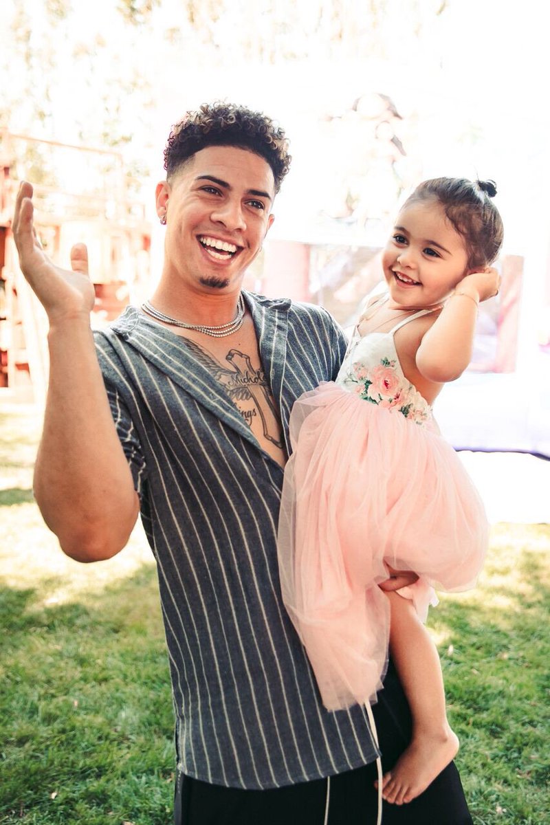 AustinMcbroom's tweet photo. It’s your world, I’m just living in it 💙 https://t.co/SeZPBpxPUU