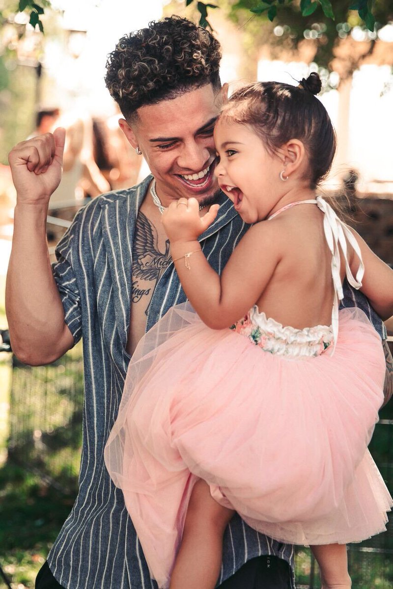 AustinMcbroom's tweet photo. It’s your world, I’m just living in it 💙 https://t.co/SeZPBpxPUU