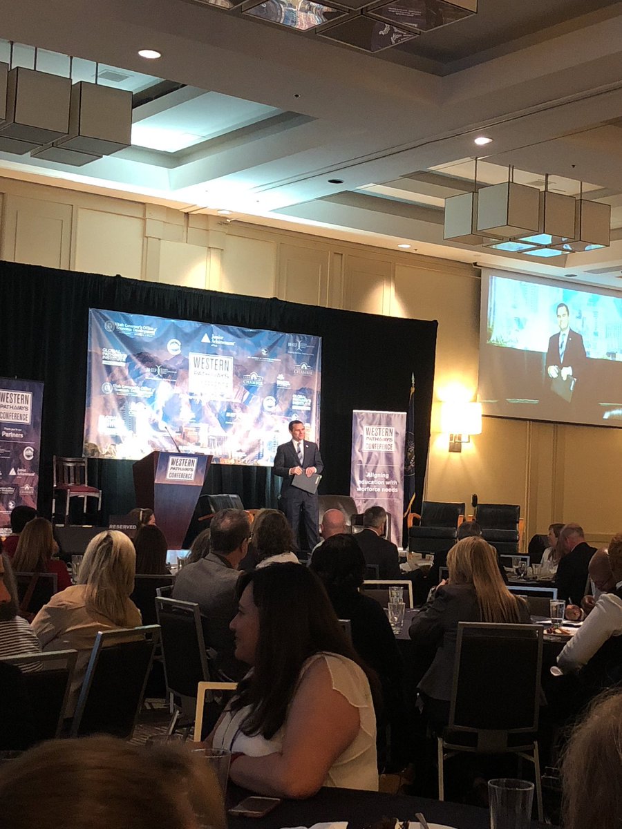 NAFCareerAcads's tweet image. “When students get these work-based learning opportunities, a lightbulb goes on.” - Great quote from #Pathways18 conference in Utah!