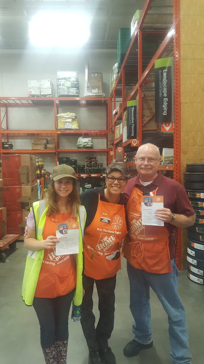 45thriller's tweet photo. Kelly and Stephanie earning their first Homer award Congratulations @PuksztaMartha @_Spears_Ashley @ https://t.co/Ume4Muswrz