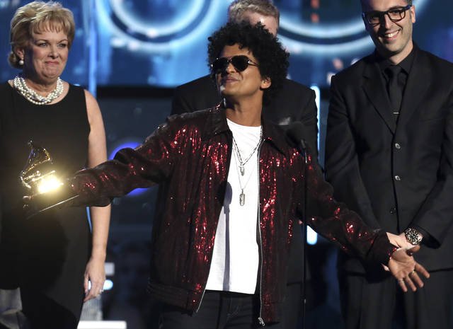 StarAdvertiser's tweet photo. Bruno Mars tickets go on sale to local residents on June 9 - https://t.co/AGhF0tIERo https://t.co/JL0OzLqJB3