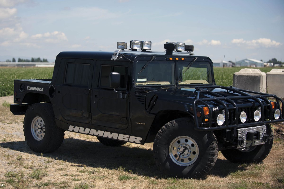 theautoweb's tweet photo. Last year, famous late and great California rapper, Tupac, had his 1996 Hummer H1 auctioned off. The hammer fell on the truck, netting $337,144. #Tupac #WestCoast #rap #rapgame #Hummer #HummerH1 #offroad #SUV #trucks https://t.co/cr6TMJWxDz