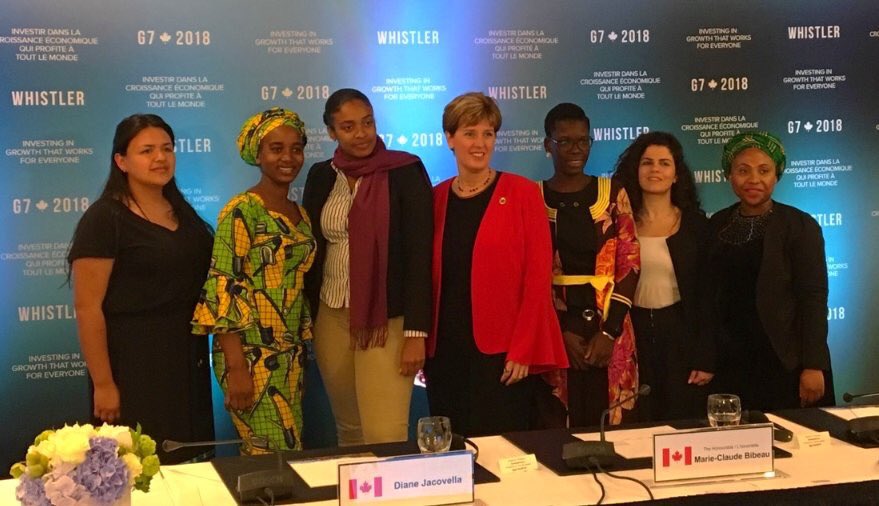 UNICEFCanada_FR's tweet photo. Aujourd’hui plus que jamais il importe d’investir dans #Éducation et #autonomisation des filles et des femmes. Ces incroyables jeunes femmes #AfriqueduSud #Bénin #Jamaïque #Liban #Mali et communauté #Wikwemikong en sont la preuve. #MonG7Dev @DevCanada @mclaudebibeau #monG7 https://t.co/k1pOqraNGf
