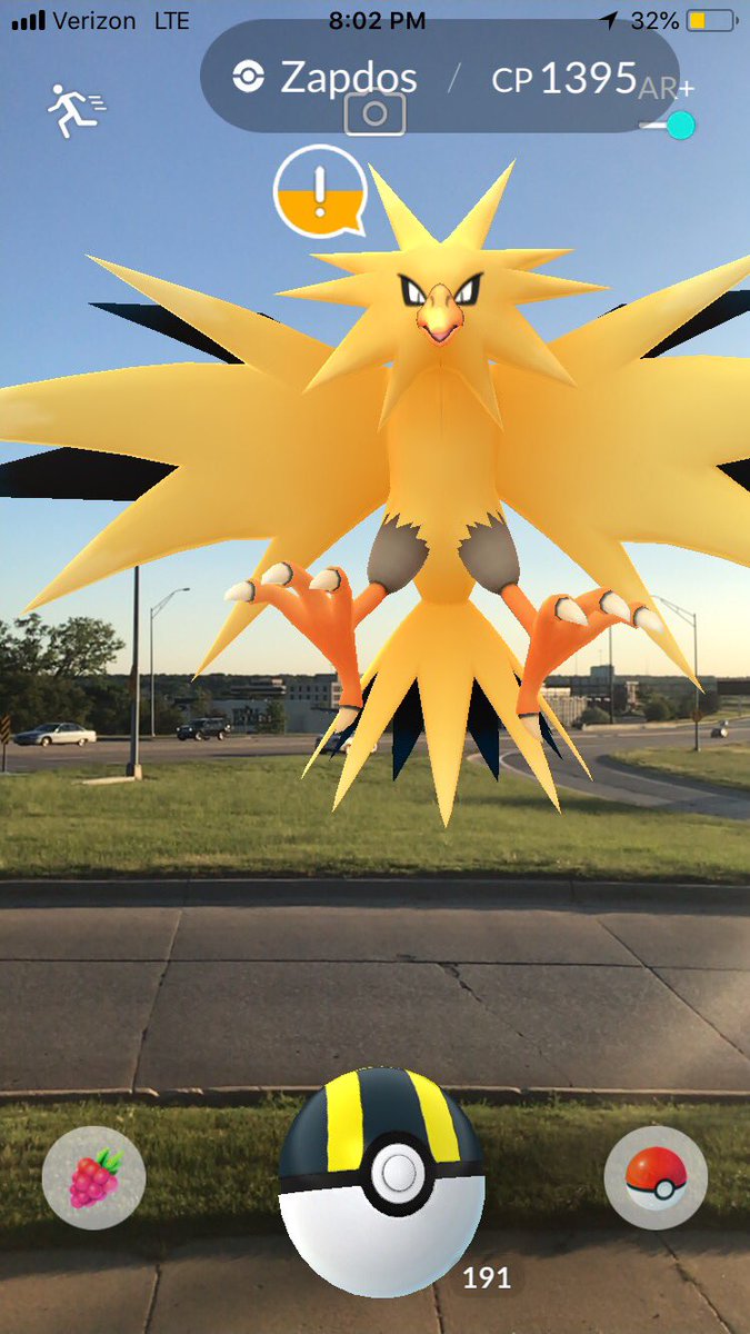 sara_snacks's tweet image. In Omaha for work this week... my stupid Zapdos won’t behave for #ExpertHandler status 😿😹💥✨