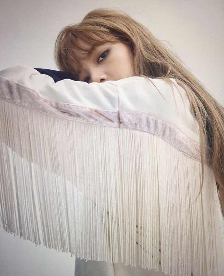 LISA fan account tweet media