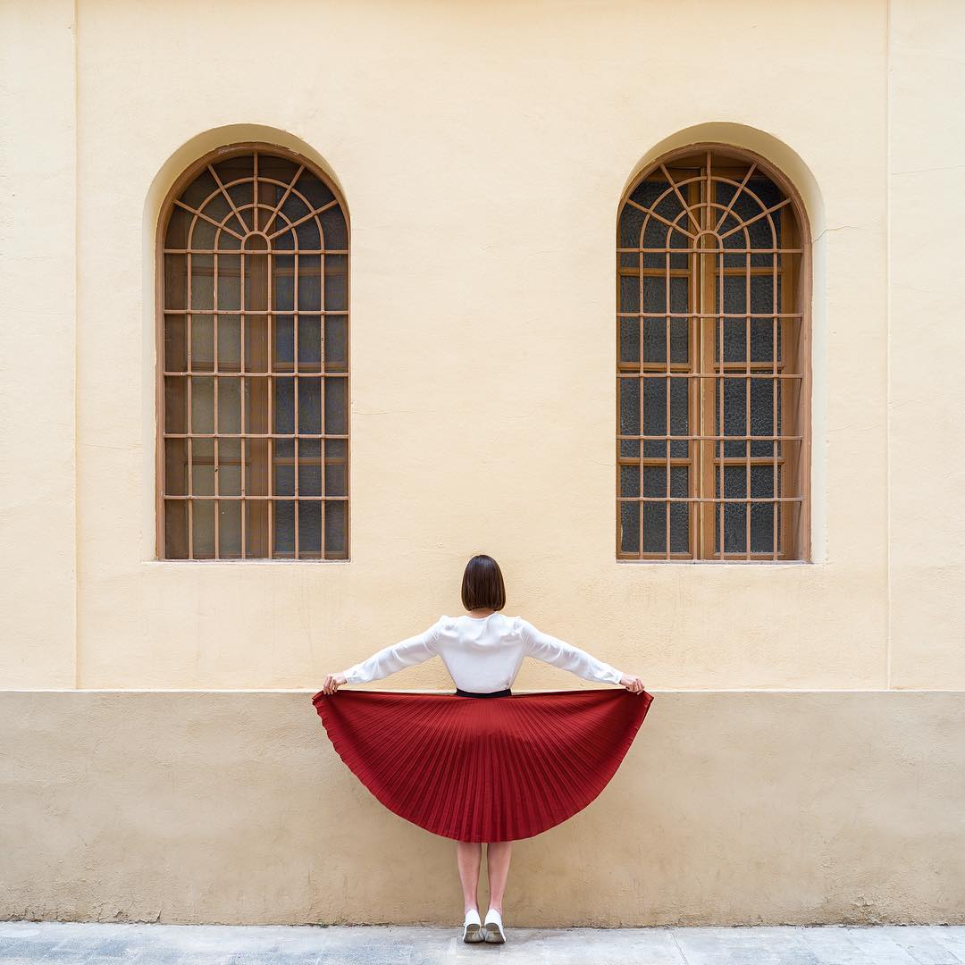 instagram's tweet photo. When architecture and a really great outfit become one. 🙌 #WHP🙂https://t.co/cK0LrCXwkt https://t.co/cOAM9ddDM3
