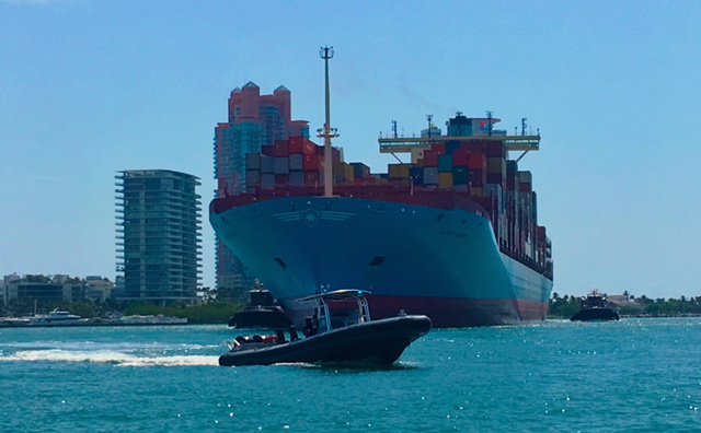 PortMiami's tweet photo. Thank you @MiamiDadePD  Harbor Patrol Unit for escorting all cargo ships through the port's waterways enhancing the safety and security of big ships. #BigShipsWelcome #PortMiami #MDPD #GlobalGateway https://t.co/wOok8BUqlt