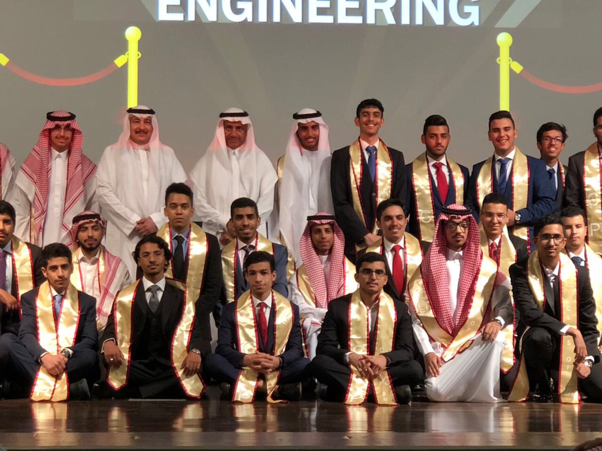 Kh_albinali1's tweet image. What an amazing night 💜
#CPP18
#EOYG