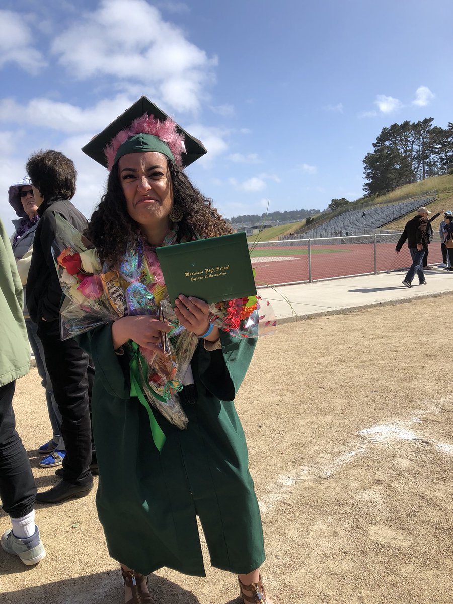 danaeraiqat's tweet photo. Congrats child! 👩‍👧❤️🤪 #ProudMom #IRememberYourFirstDayOfPreschool #TimeReallyFlies https://t.co/c904cyyctE