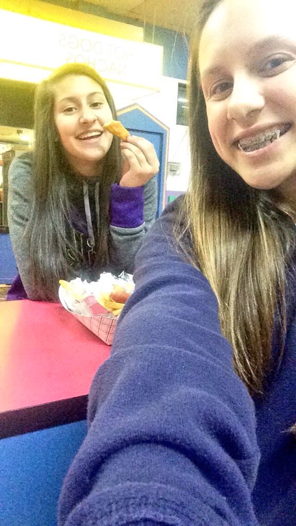 sassy_cassi21's tweet photo. happy 18th kourt💖💖 hope you had the best day. So thankful for all the good times we’ve had over the years!! Love youuu @KourtneyWalls https://t.co/FKZgD0v2Jx