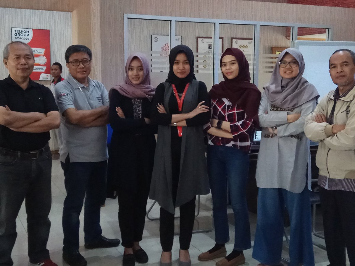 witelbandung's tweet photo. Photo Jajaran WarRoom dan Ansk Magang Tel U
#kipasbudayaracewitelbandung
#kipasbudayarace
#livingthetelkomway
@witelbandung 
@KipasBudayaRACE 
@HanoumEffendy 
@EffendyHanoum https://t.co/SDQnqofg4l