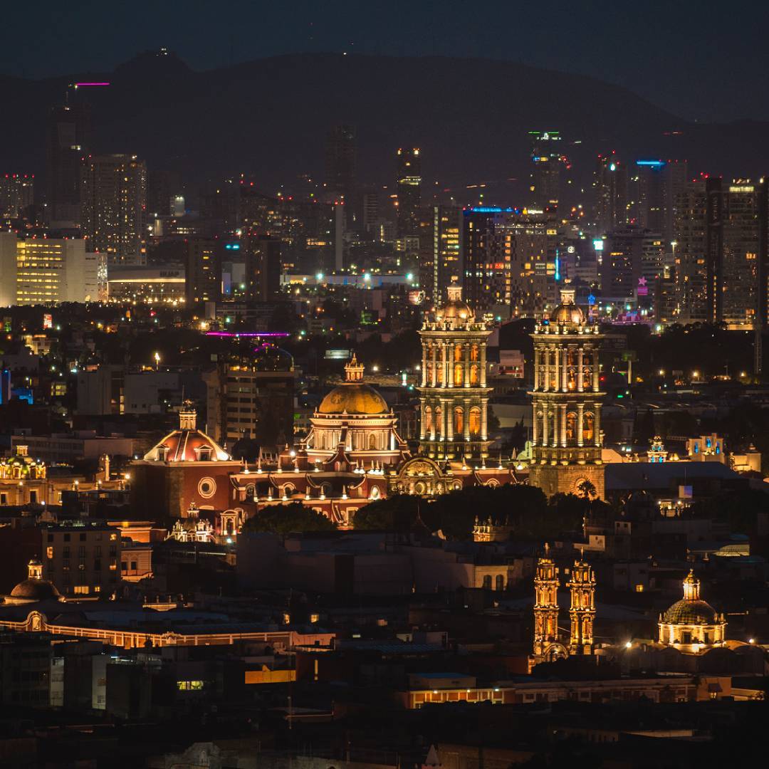 PueblaEsChula's tweet photo. TENEMOS ENCUESTA.

¿Cuál es su fotografía favorita de #PueblaDeNoche?

Voten por su favorita. #QuéChulaEsPuebla

Fotógrafos:

1.- dannychazari.
2.- gtochimani.
3.- seen.11
4.- pedro_berruecos. https://t.co/yGSHKfasdd