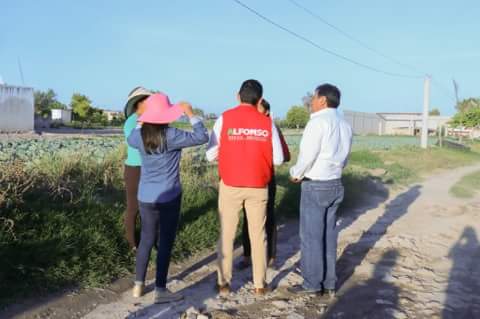 H_AguilarV's tweet photo. Muchas gracias a mis paisanos de San Juan Acozac, junta auxiliar de #LosReyesDeJuárez que me acompañan a mi y a Alfonso Vélez Merino, candidato a la presidencia municipal a llevar la propuesta del cambio a cada rincón del #Distrito7 #TúMeConoces. https://t.co/w2GD7V77HJ