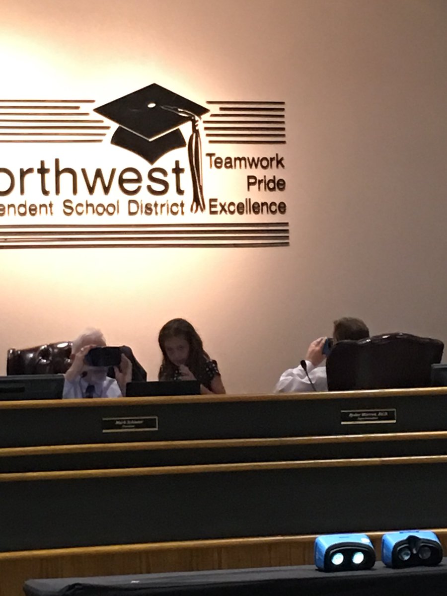 JCTElementary's tweet photo. JCT GATES kiddos took the Board Trustees on a tour through Lance Thompson Elementary opening in 2019. Virtual reality and real life meet @NorthwestISD @ConradMarcie @joshw85 #JCTChallengeAccepted #ThompsonandThompson https://t.co/DZaqlzCGP3