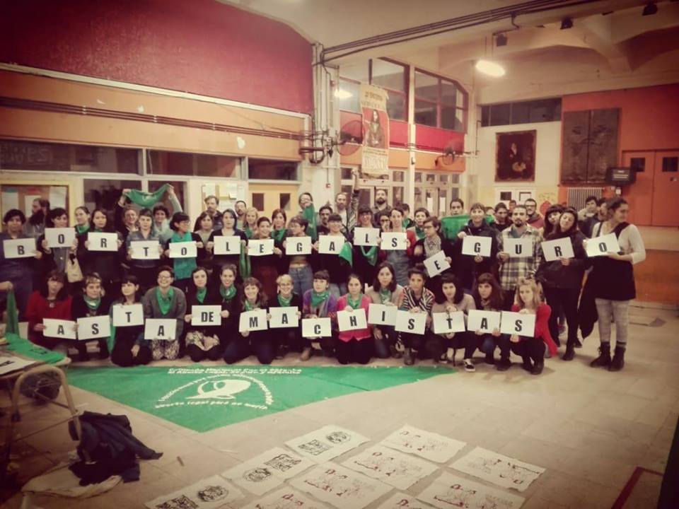 STOPUNICABA_MB's tweet photo. Pañuelazo convocado por la Comisión de Genero del CEIMB!💚
Educacion sexual para decidir, anticonceptivos para no abortar,aborto LEGAL, SEGURO Y GRATUITO para no MORIR.
| TRES TURNOS |

#AbortoLegalYa 
#AbortoLegal 
#panueloverde 
#panuelazo https://t.co/MywX02uRsG