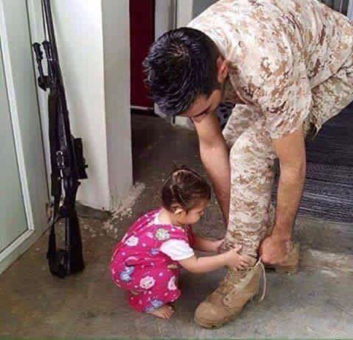 esb2ni's tweet photo. #استشهاد_عبدالله_السبيعي                   قـالت يبه بالله رايح على وين؟
ان غبت عني زاد خوفي وهمًي

قال اعذريني ودي اروح هلحين
ابشـتري لك ليـل آمـن بـدمًي https://t.co/BExClnx1iJ