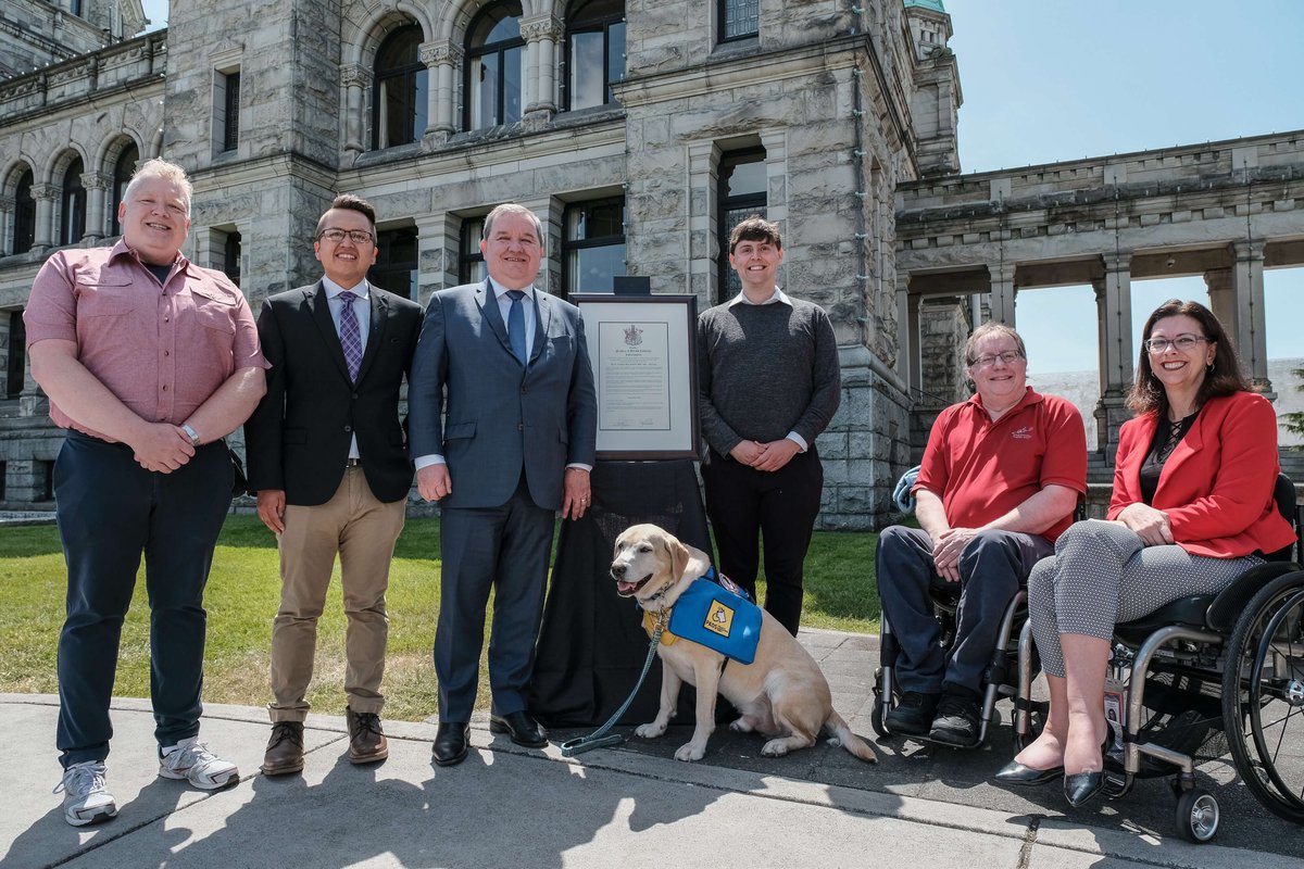 BCGovNews's tweet photo. To mark BC's first #AccessAbility Week, we're investing $500,000 to reduce barriers and increase accessibility throughout the province for people with disabilities. Learn about programs for #PWD available in BC: https://t.co/3NFYpowlMN #AccessibleBC #notalldisabilitiesarevisible https://t.co/a0E7eBWb2Q
