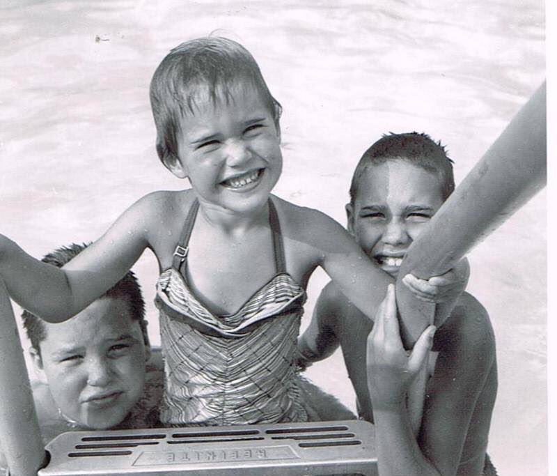 tamyactres's tweet image. Summer fun! #ravinamy  #familypool