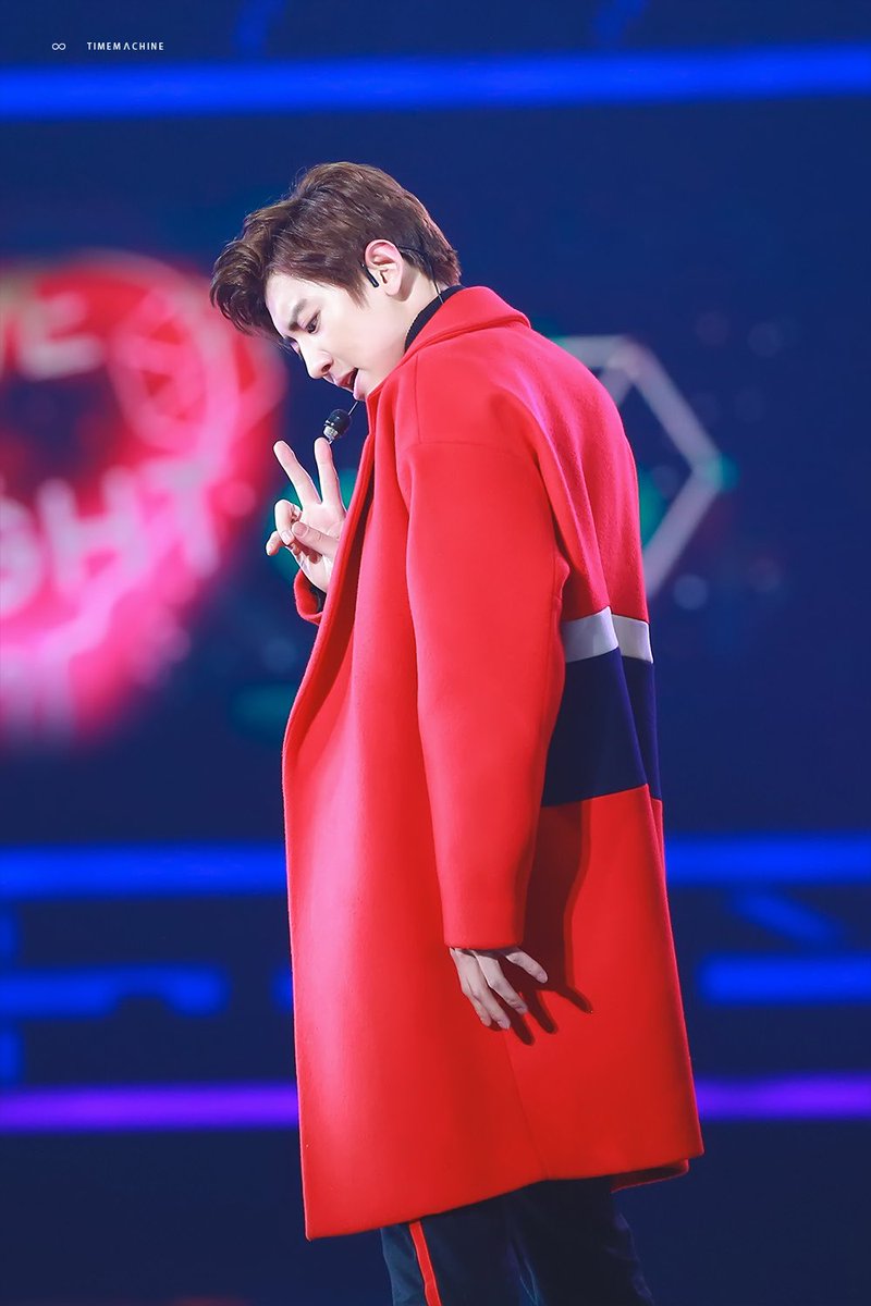 parkcyarchive's tweet photo. Chanyeol in red is such a blessing https://t.co/gHTWcIKpG9