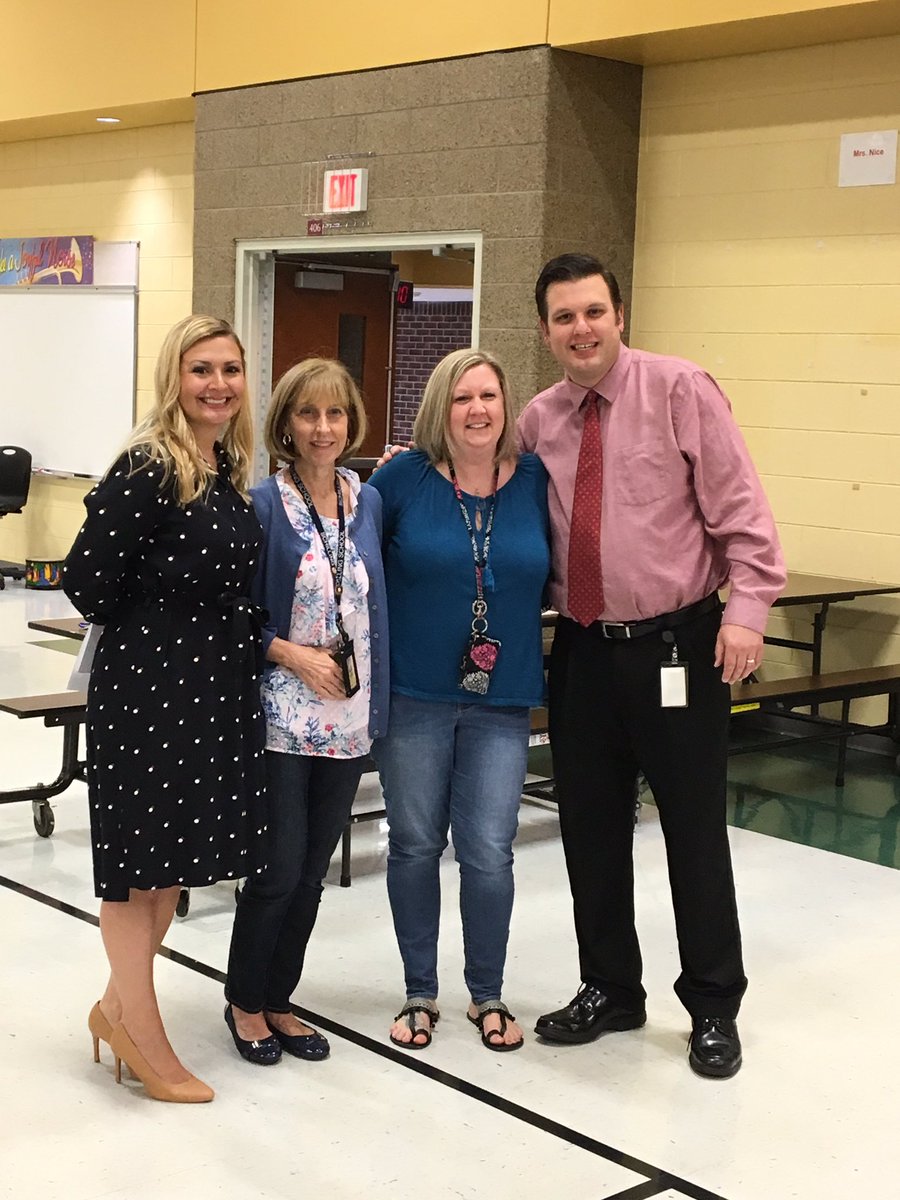 Schilling33C's tweet photo. Thank you to all the teachers who got their pins and presents for all their years of service! You are amazing! Thank you to the school board for a delicious breakfast! #33CPride #ljspride https://t.co/NkftdOA1Wd