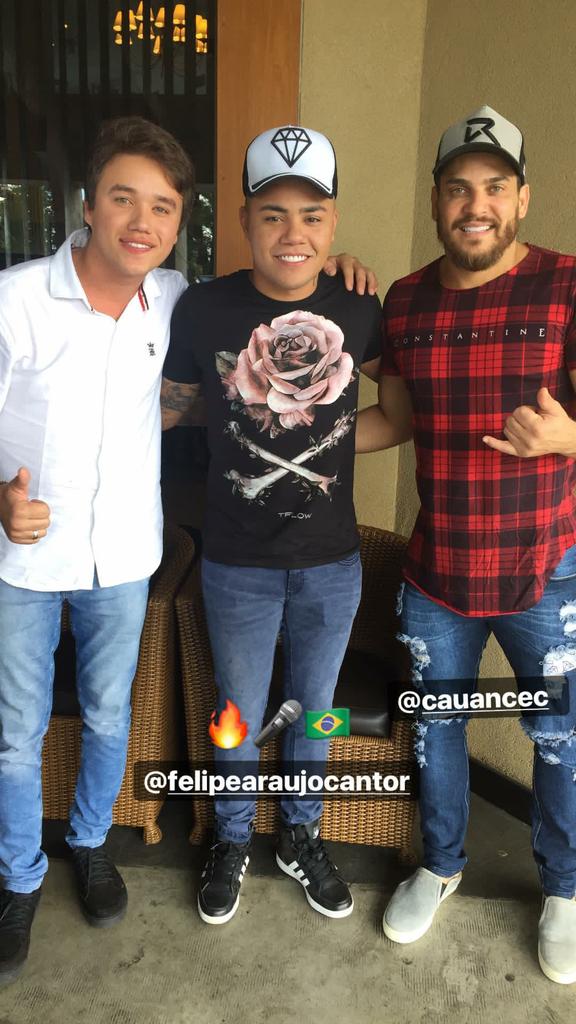 infelipearaujo's tweet photo. RT @hiagocantor Olha esse trio passando na sua timeline só pra desejar um bom feriado brasil 🔥🇧🇷🎤 @felipearaujo_fa @cauancec @cleberecauan #mizeravi #feriasdejulho #quase https://t.co/Lep52VVf9I